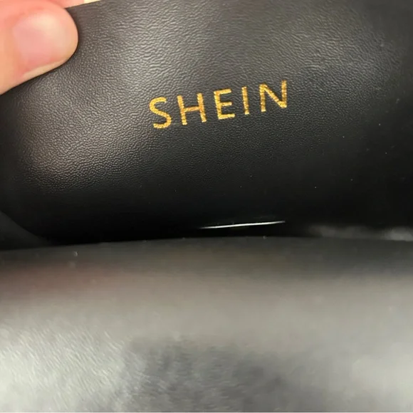 SHEIN Black and Gold Crossbody Purse - Picture 4 of 4